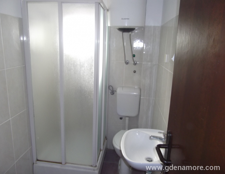 Apartman 5 (kupatilo)